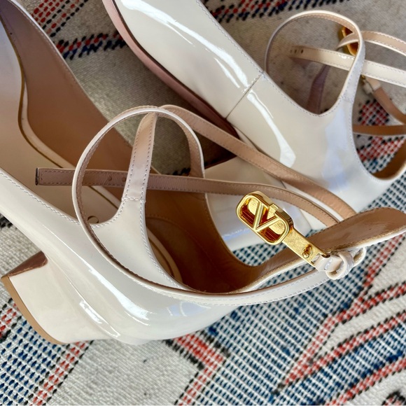 Valentino Garavani Tan-Go 60 patent-leather pumps, US size 6 / IT 36 - Picture 3 of 5